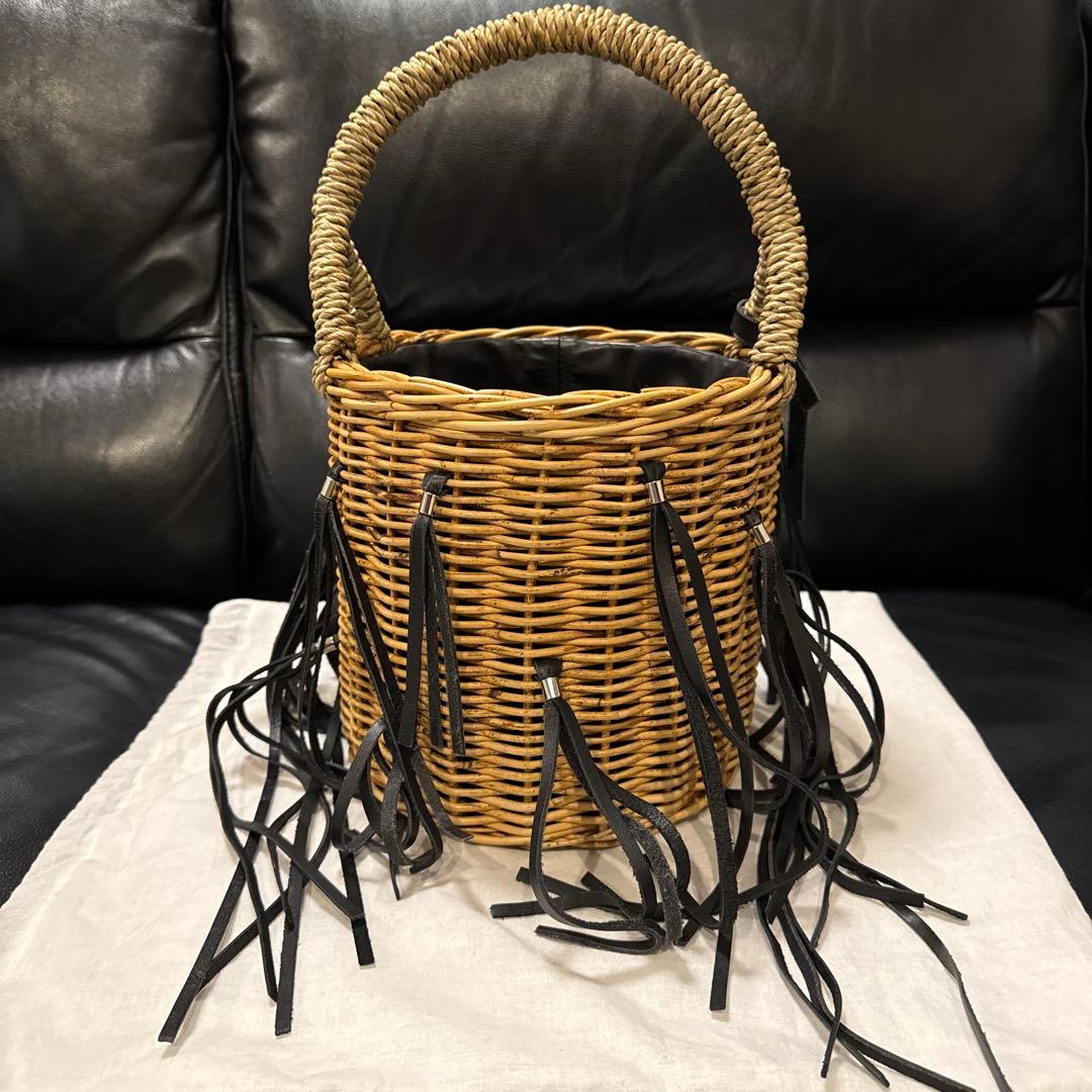 【夏物処分価格】ラドロー フリンジ かご バッグ 黒 ブラック