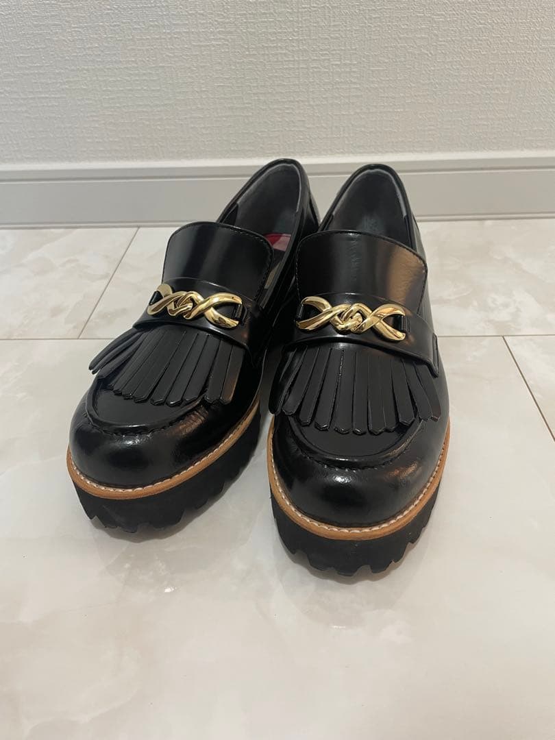 ブルーレーベル 黒 フリンジローファー 厚底