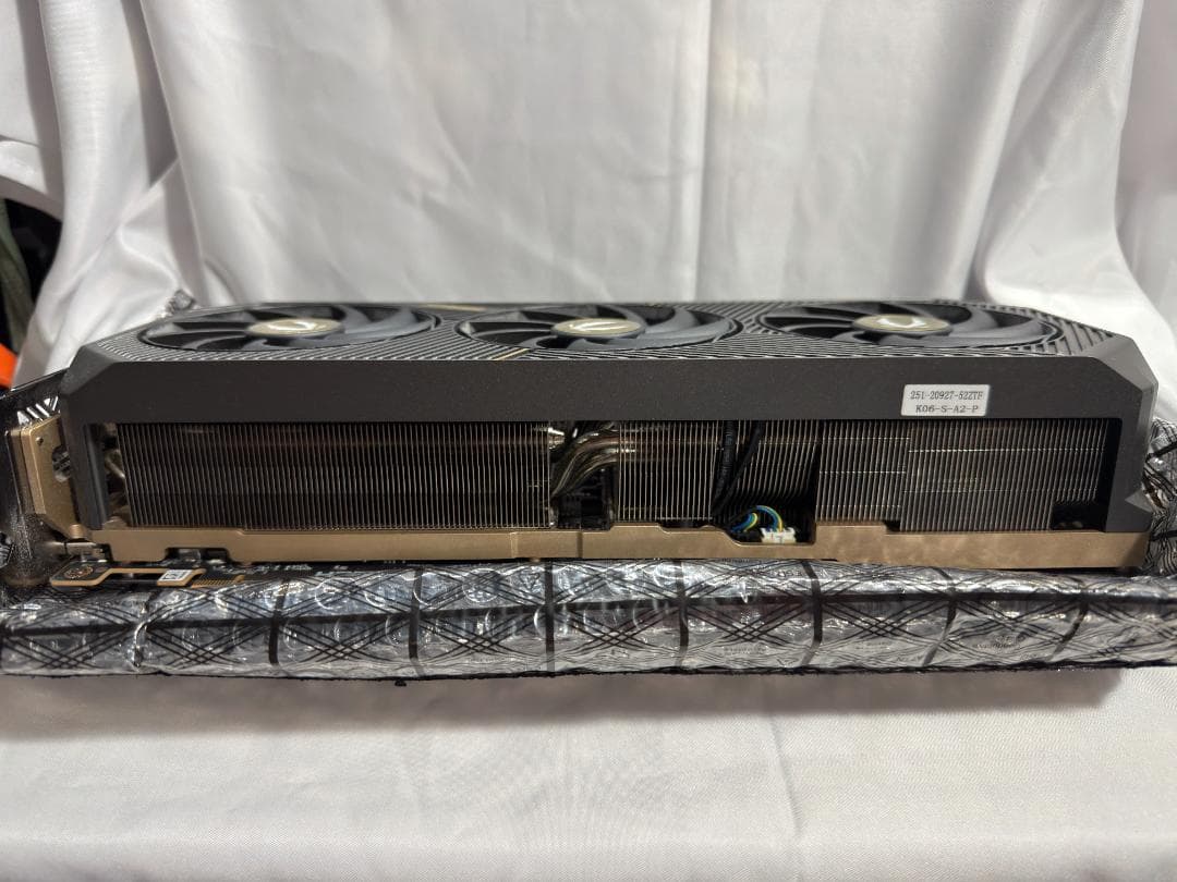 b*p様 ZOTAC GEFORCE RTX 5080 16GB