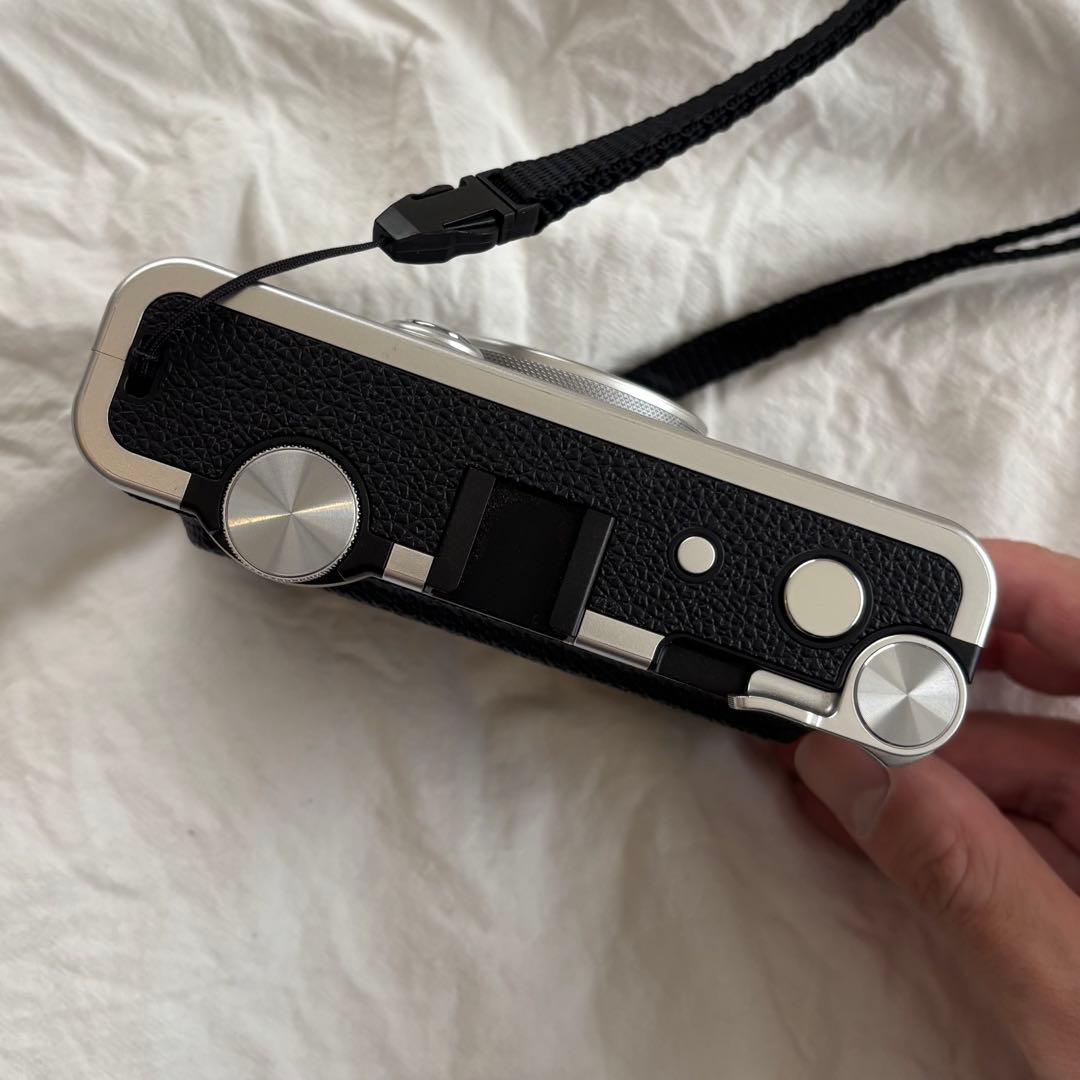 フィルムカメラ instax mini evo