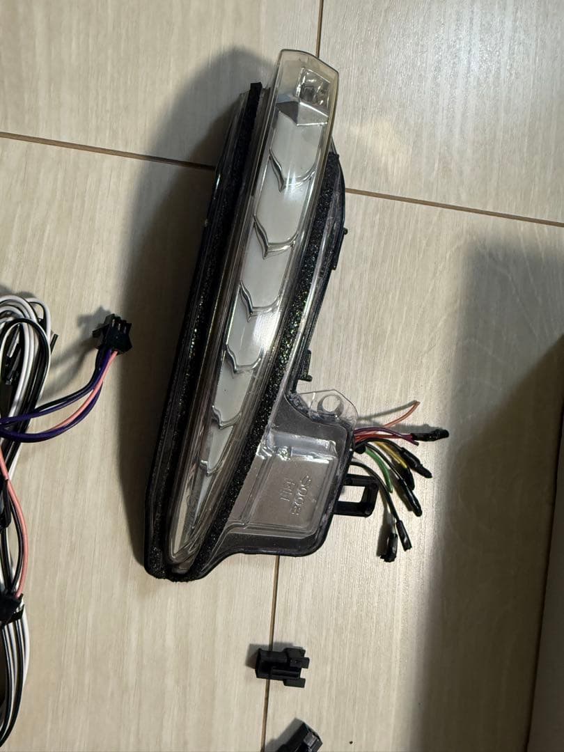 30アルファードヴェルファイアAVEST Vertical Arrowウィンカー