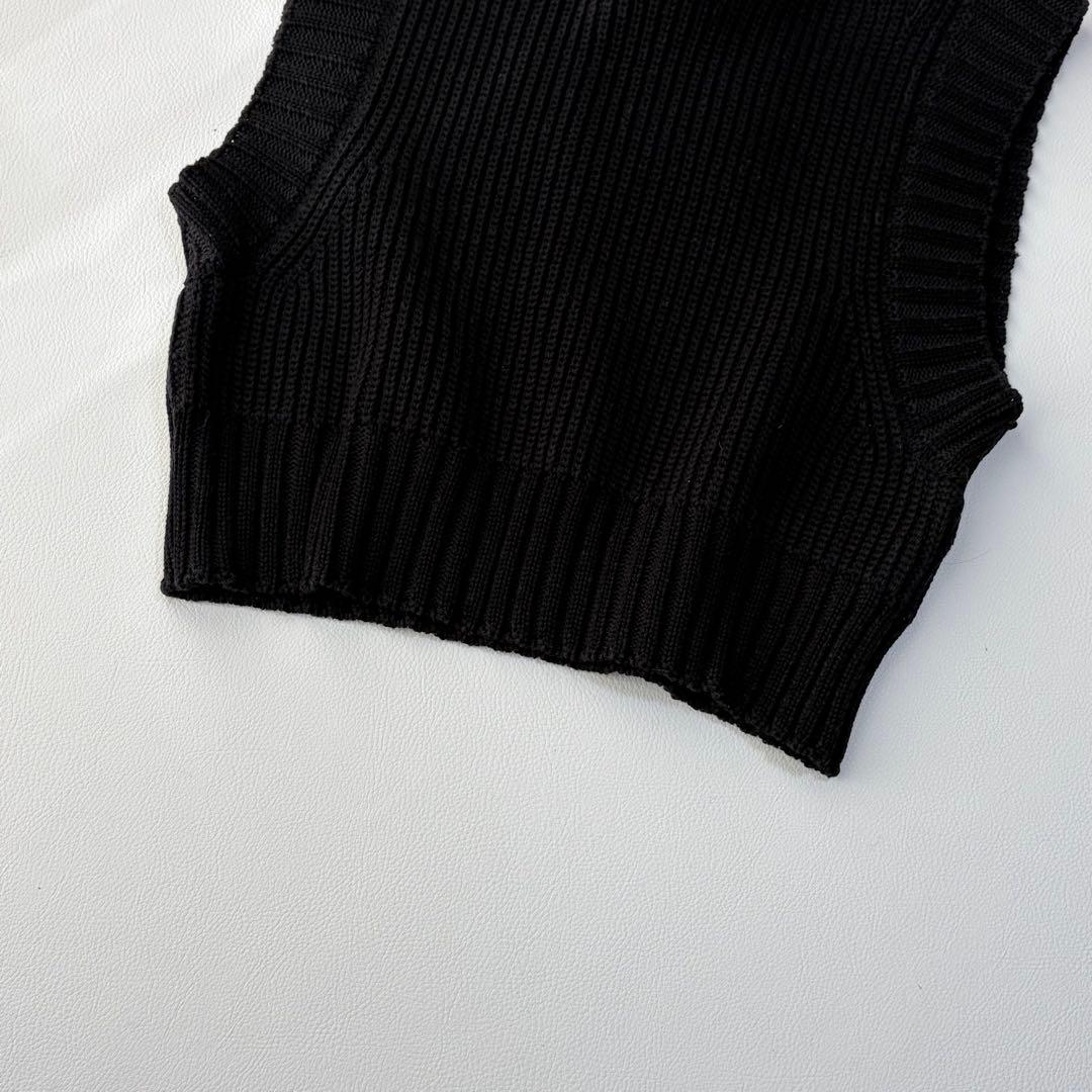 OUAT  VEST ニットベスト クロップド