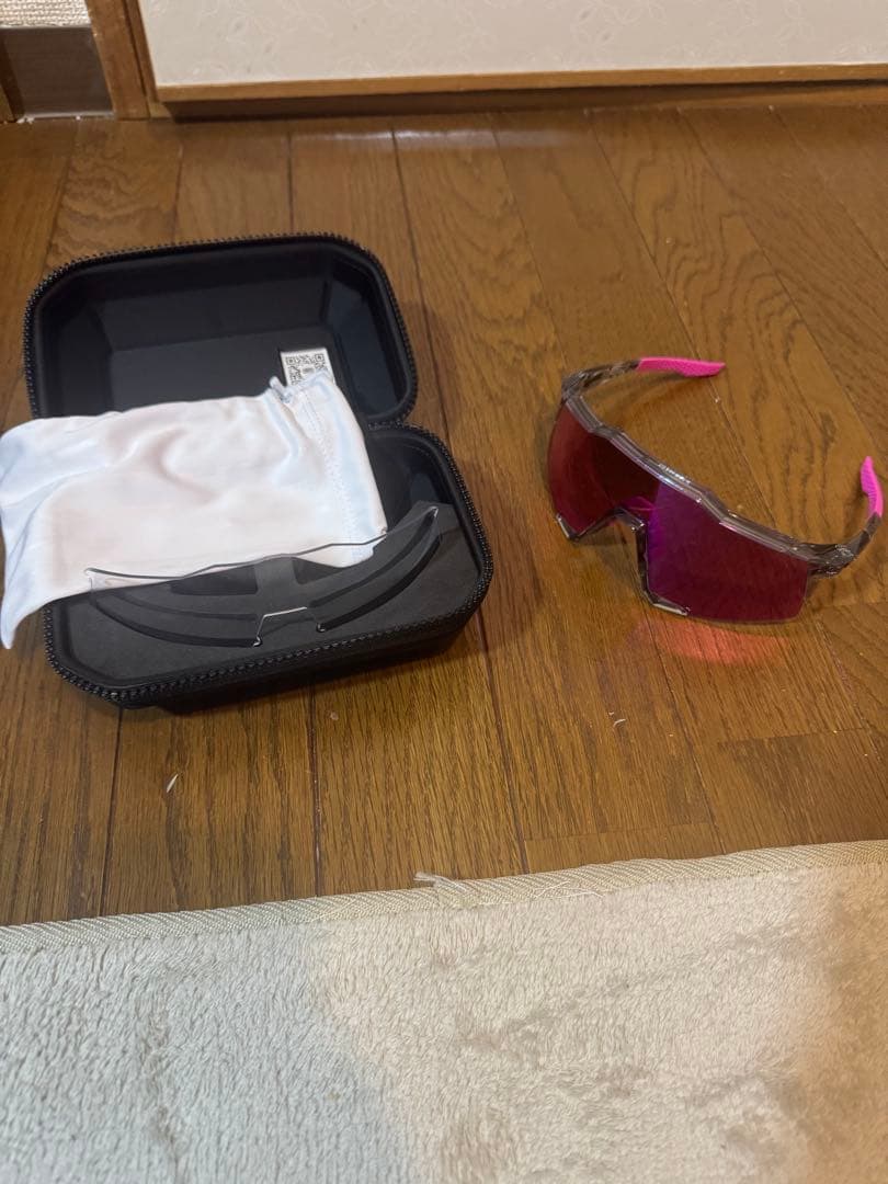 スポーツ用サングラス クリアフレーム ピンクレンズ　100%