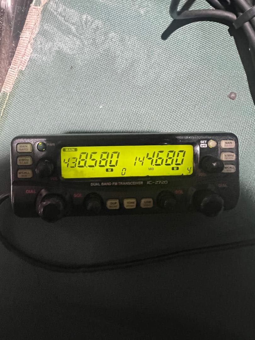 IC-2720 デュアルバンドトランシーバー