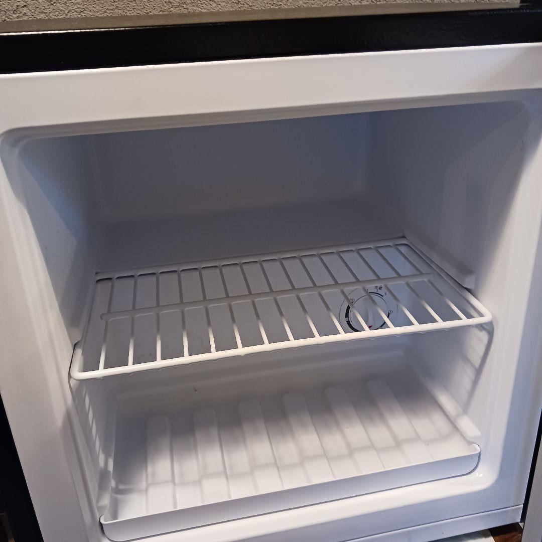 MAXZEN 31L 冷凍庫 2022年製　コンパクト　黒　ブラック　小型冷凍庫