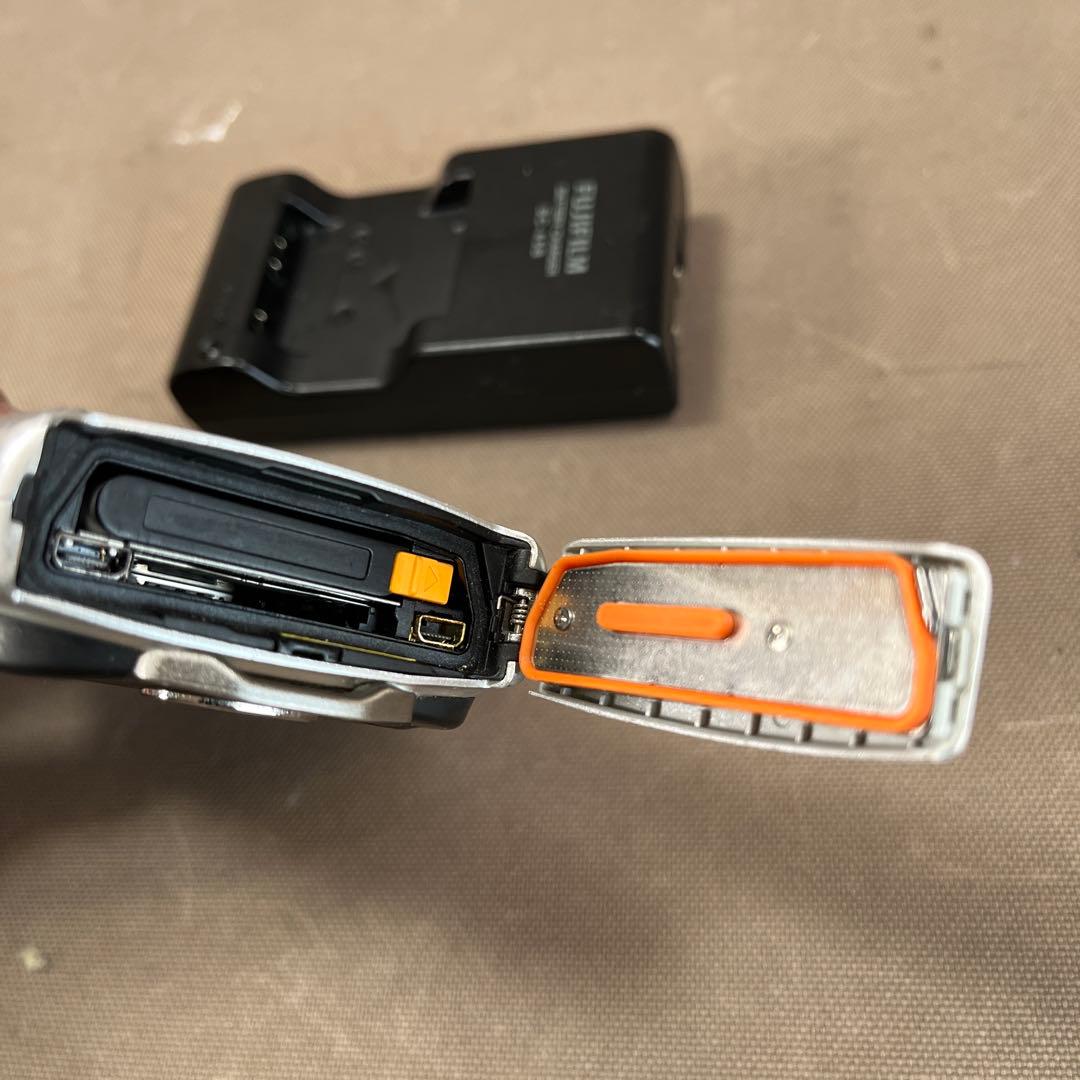 Fujifilm FinePix XP50 コンパクトデジタルカメラ