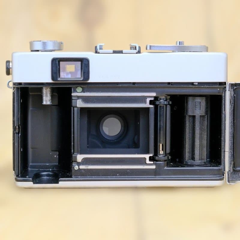 【整備品】KONICA C35 Flash matic コニカ　ケース付