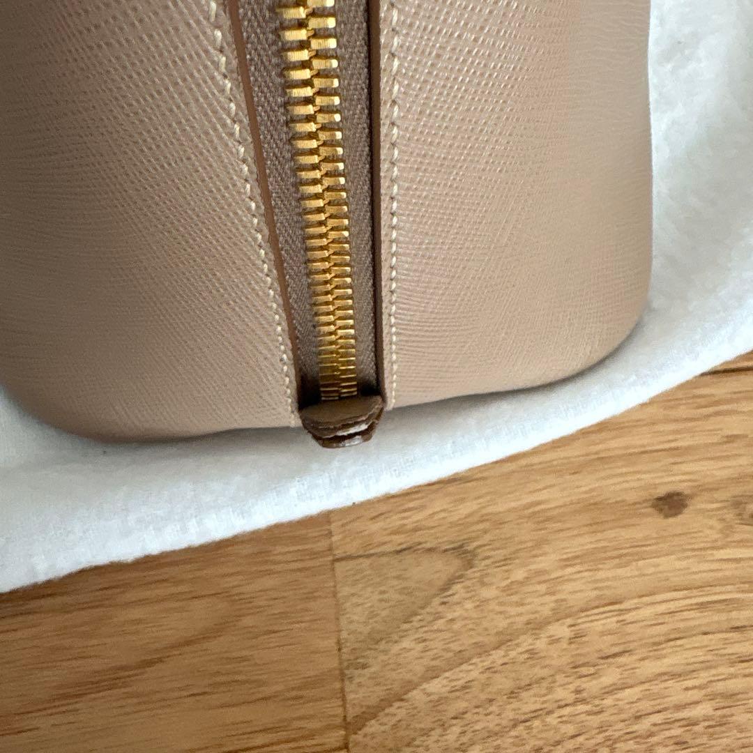 PRADA ベージュ ショルダーバッグ