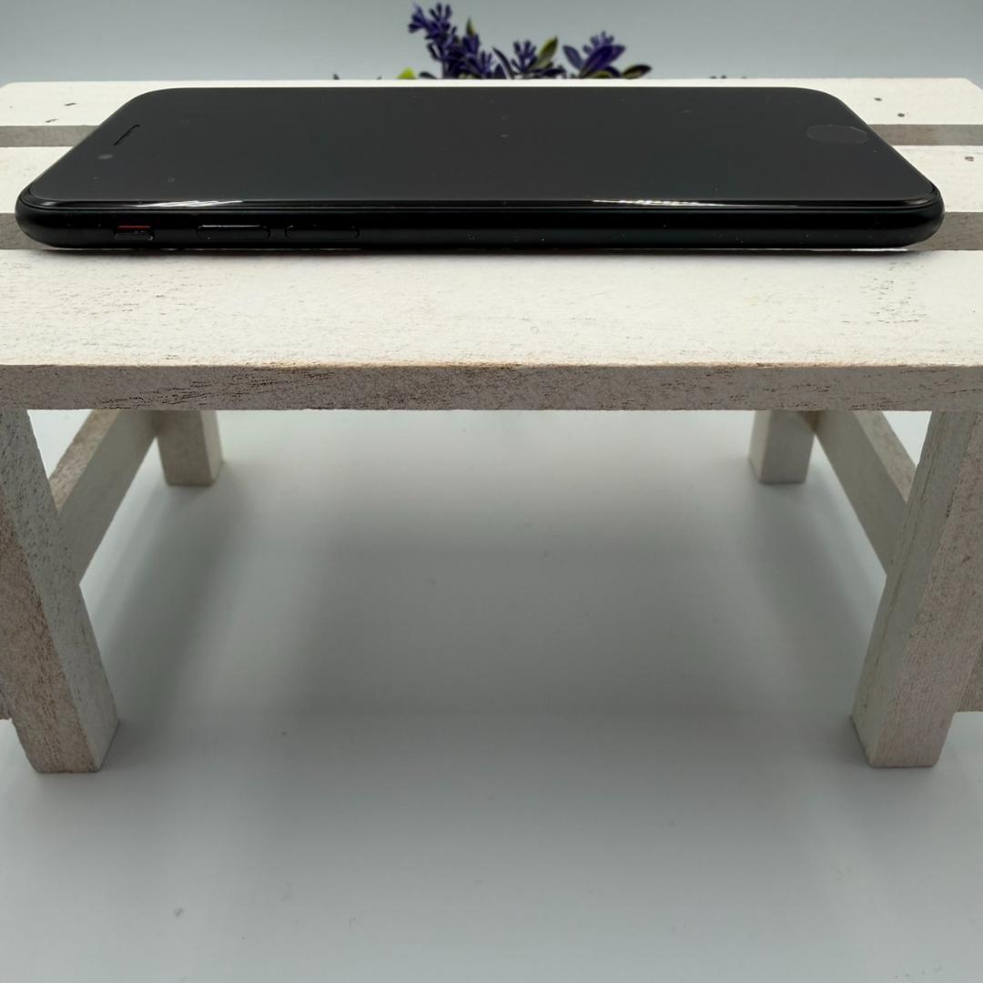 iPhone SE第3世代 64GB ミッドナイト 267