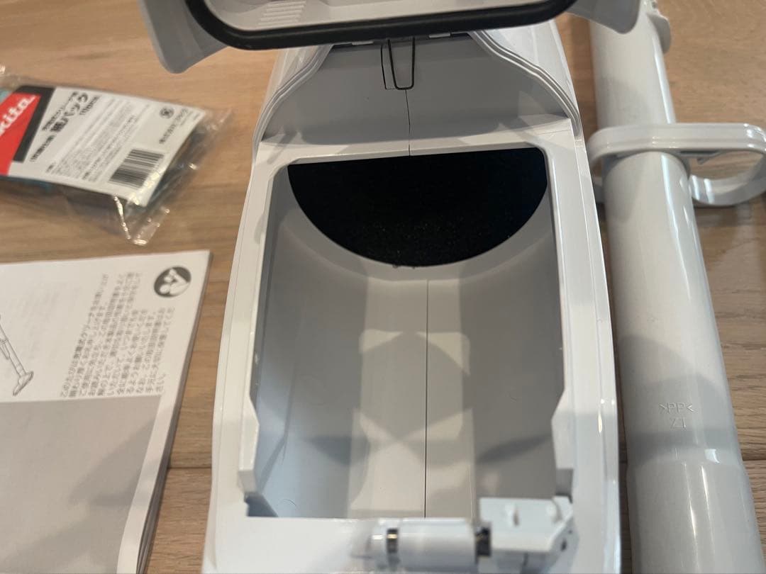 makita マキタ CL282FD コードレスクリーナー