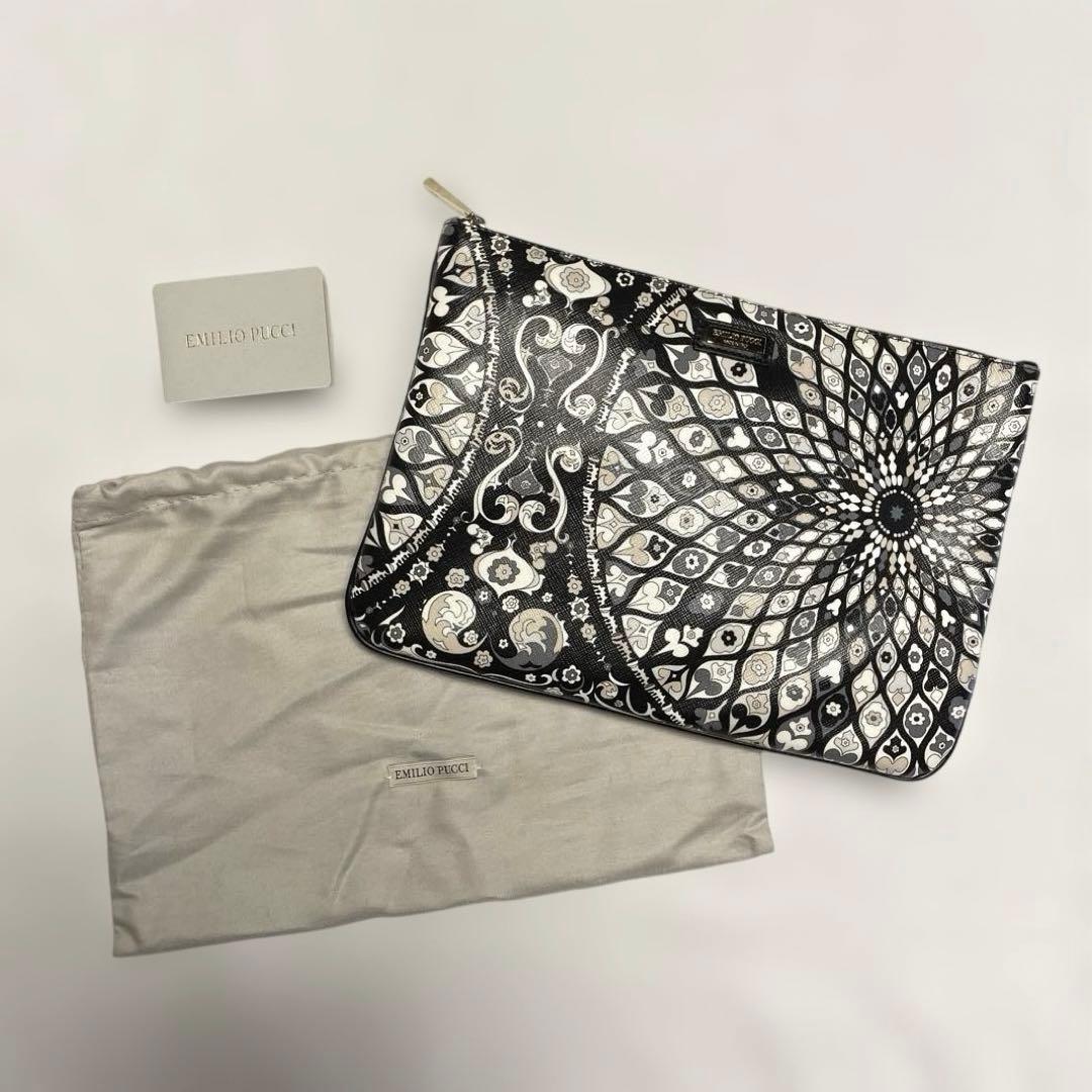 【新品未使用】EMILIO PUCCI エミリオプッチ クラッチバッグ 幾何学柄