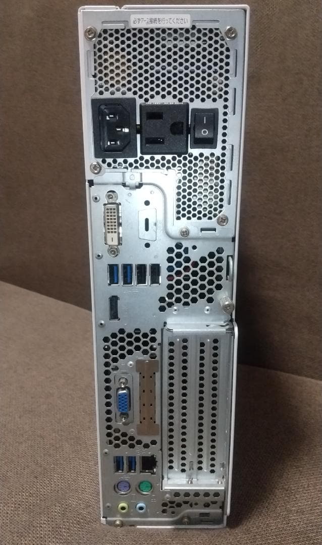 富士通　ESPRIMO D588/TX i3-8100