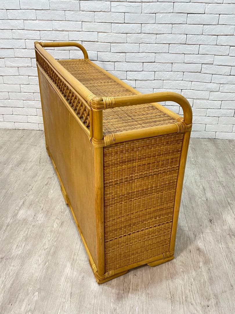 【東京都23区配送無料】ビンテージ　ラタン　チェスト　棚　サイドボード　収納　籠