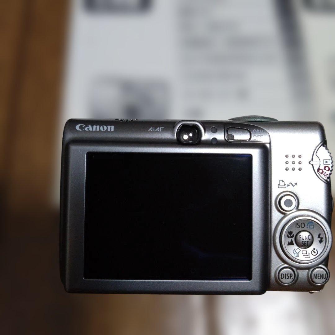 Canon IXY DIGITAL 810 IS 本体と付属品