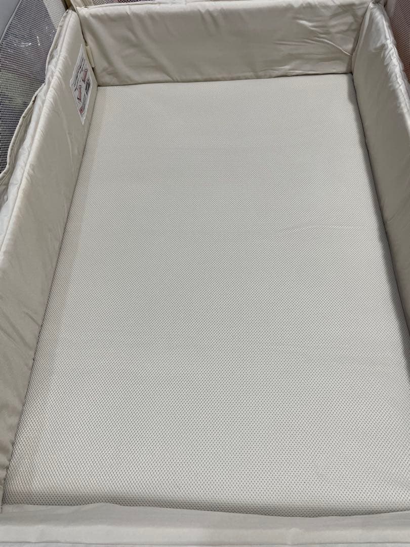超美品　ココネルエアー　ホワイトグレー　ベビーベッド