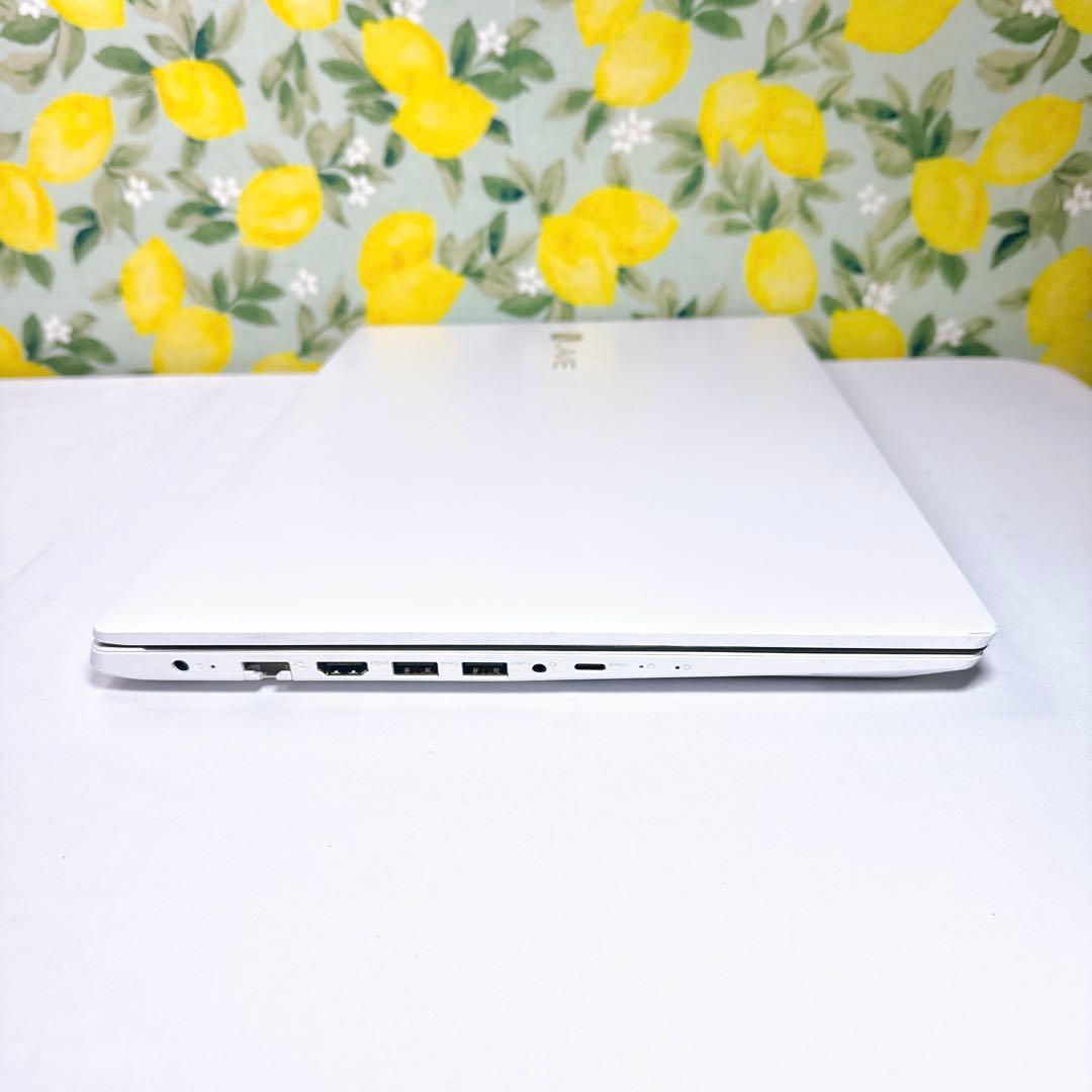 注目❤️薄型ホワイトノートパソコン❤️設定済み❤️すぐ使える❤️マウス付き❤️