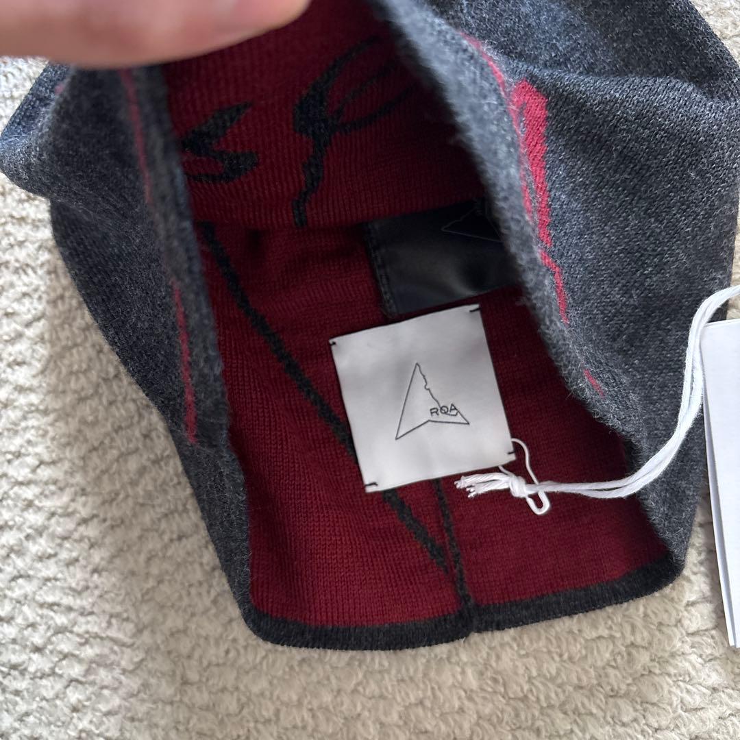 【新品未使用】ROA ビーニー　ニット帽　ダークグレー レッド