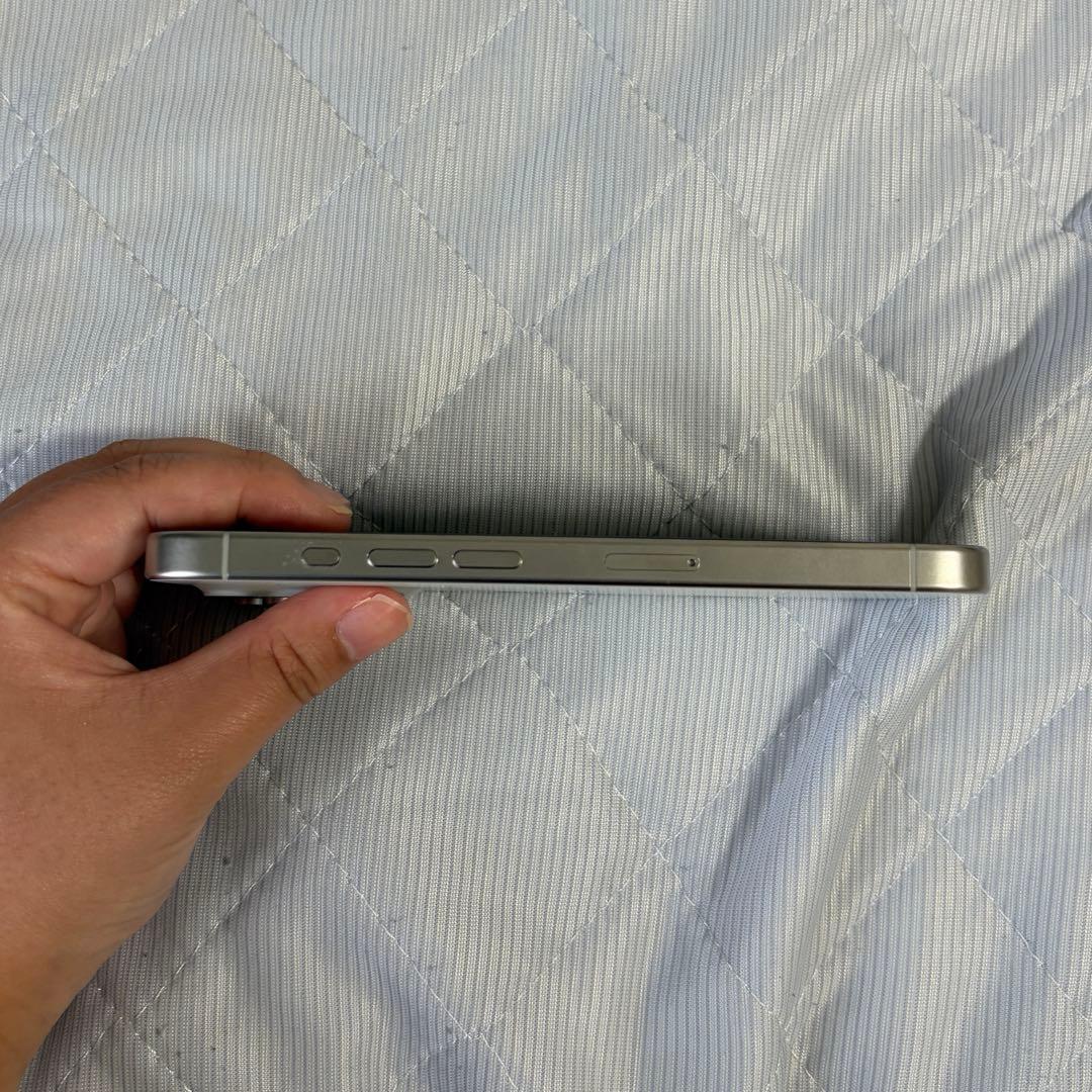 iPhone15pro 256GB ホワイトチタニウム