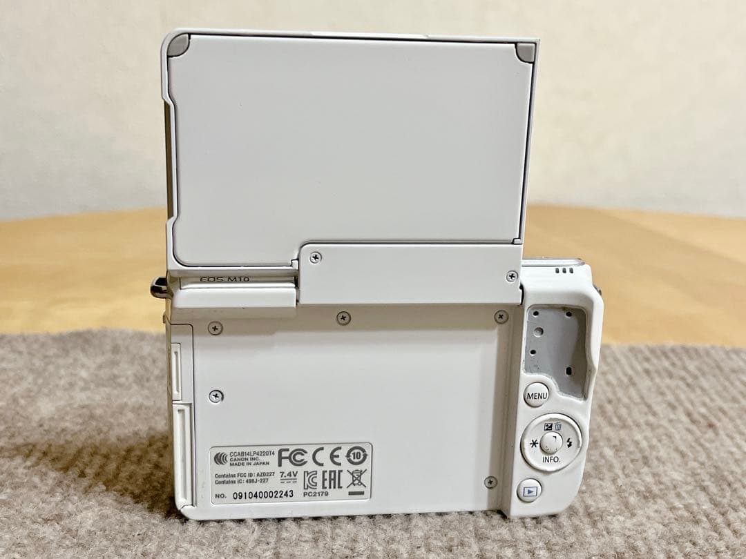 デジタルカメラ Canon EOS M10-WH WZOOMKIT