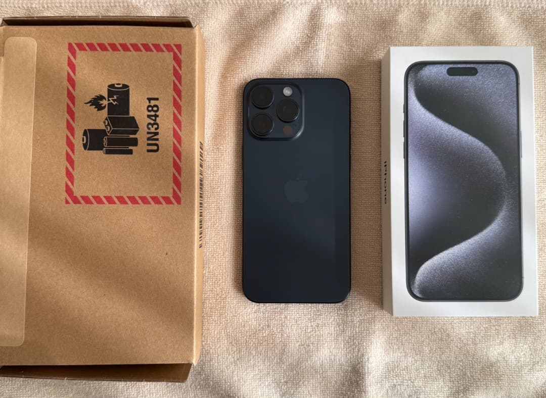 iPhone 15 Pro Max ブルーチタニウム　256GB SIMフリー