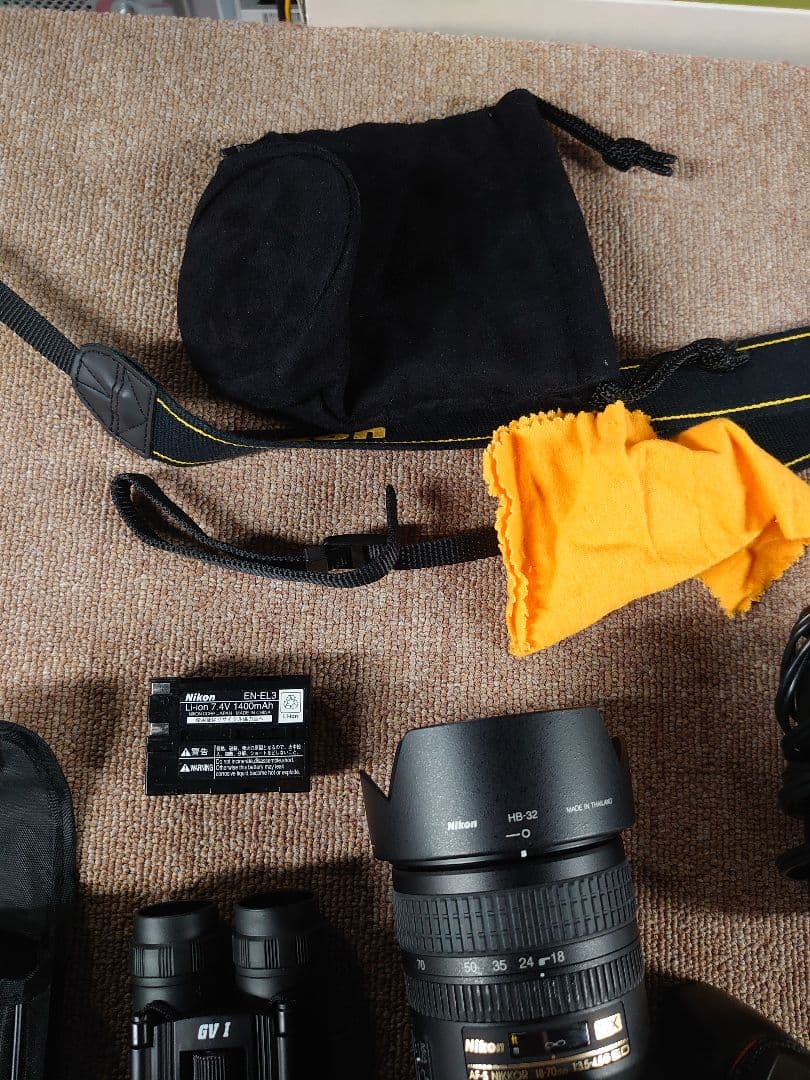 Nikon D70 デジタル一眼レフカメラ 双眼鏡付き