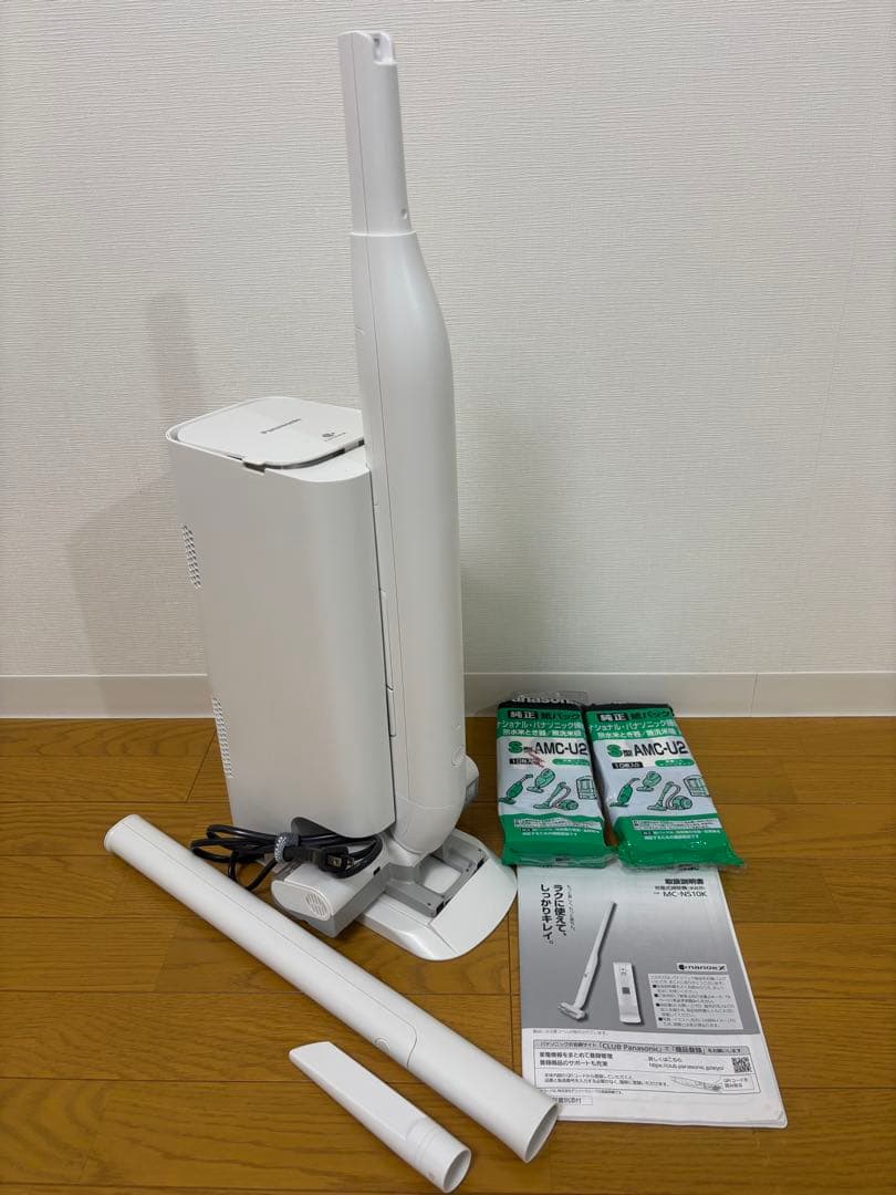 柚*猫様 【美品!!】Panasonic 充電式掃除機 MC-NS10K 202
