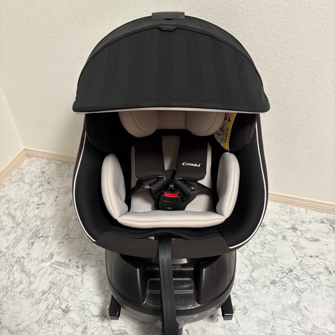 ほぼ新品✨西松屋限定 コンビ クルムーヴスマートisofixエッグショックNeo