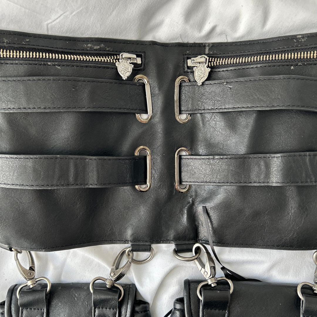 ozz onオッズオン 薔薇刺繍 フリル ウエストバック