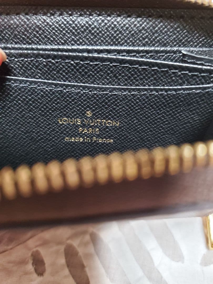 LOUIS VUITTON モノグラム ジッピージャイアント