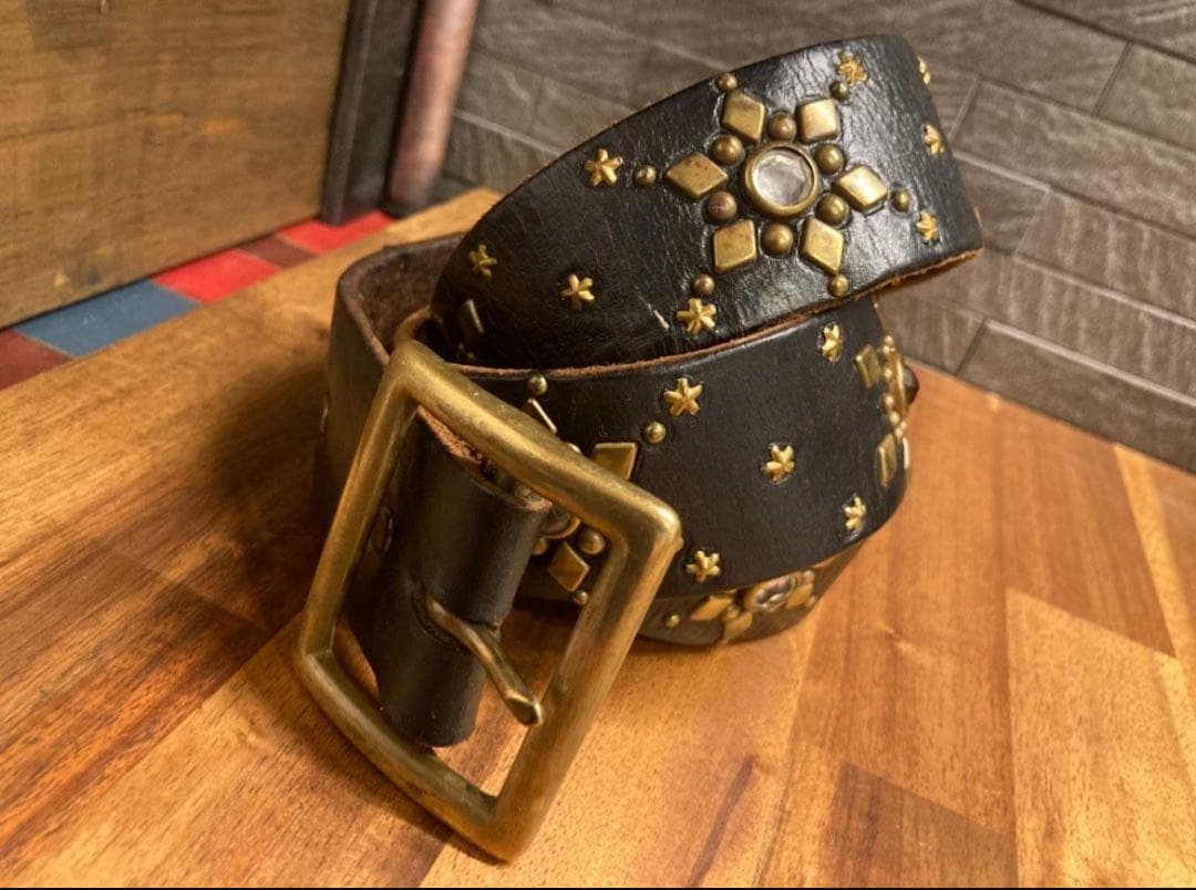 HTC スタッズレザーベルト　ブラック