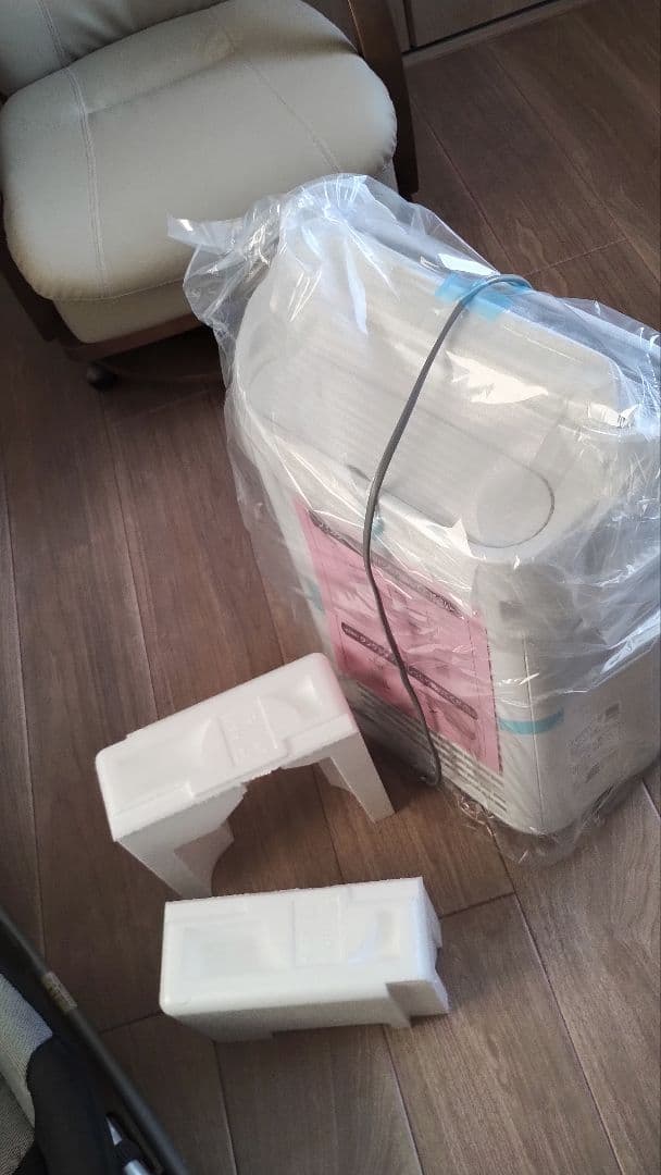 保証書付　新品未開封　SHARP 加湿空気清浄機　KC-40TH7-W