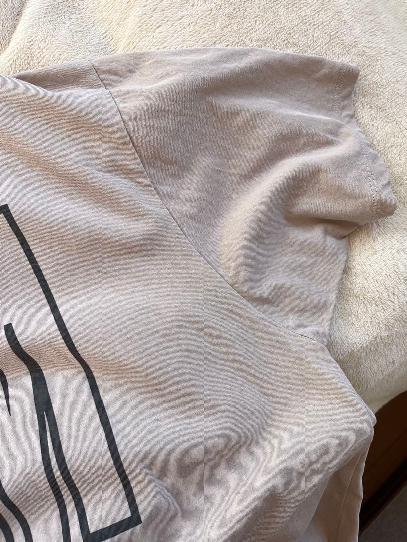 リラックスロゴTシャツ　グレージュ