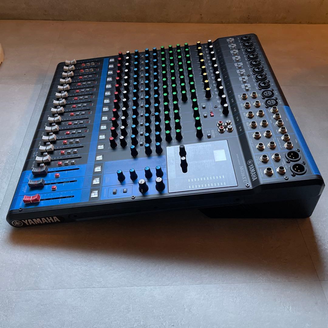 (セール中)ラックマウント付き　YAMAHA MG16XU アナログミキサー