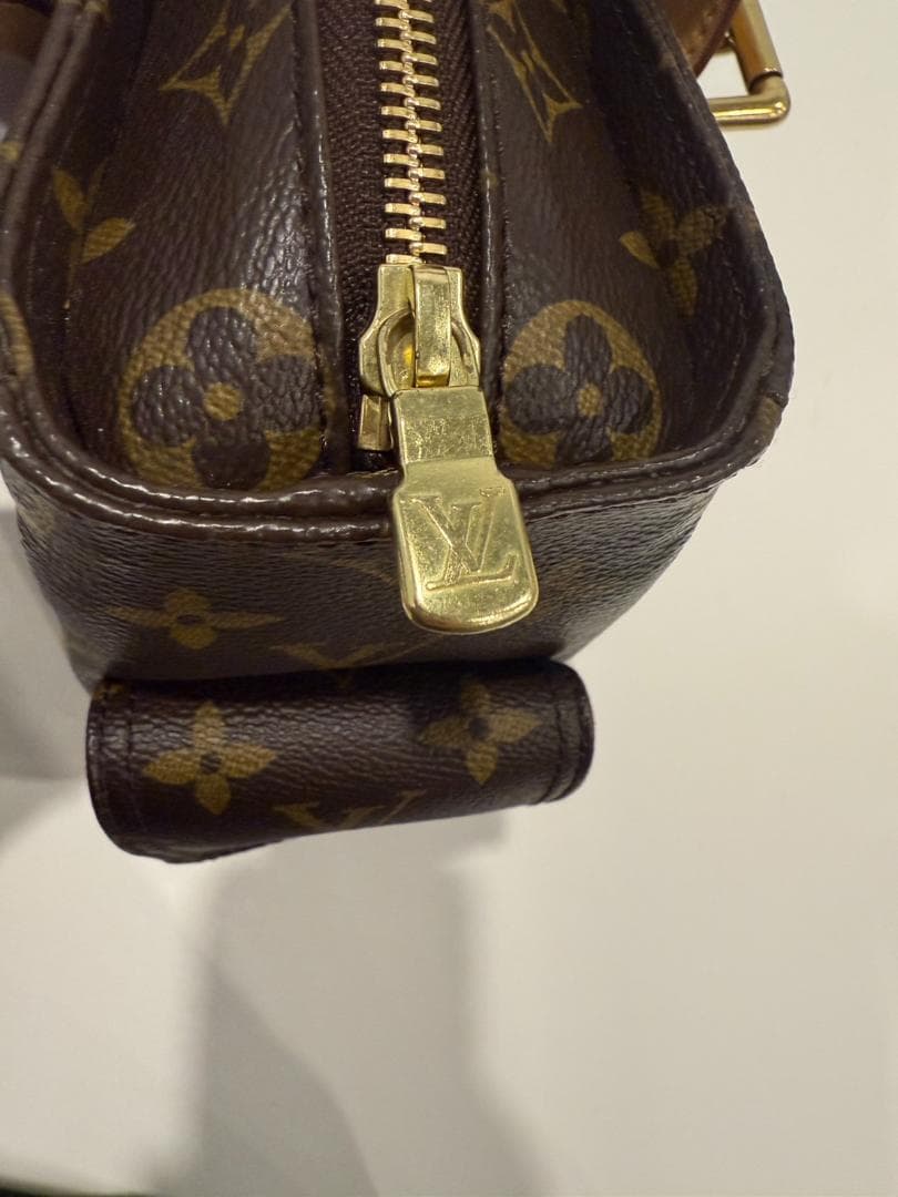 LOUIS VUITTON ヴィトン ミュルティプリ シテ モノグラム