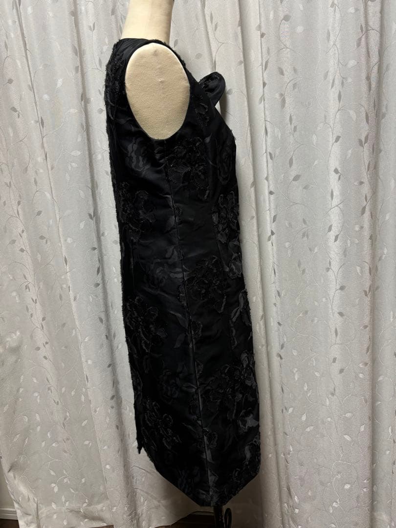 新品タグ付定価6万円レジァンス ジャガードワンピース 高級素材コサージュ付L黒