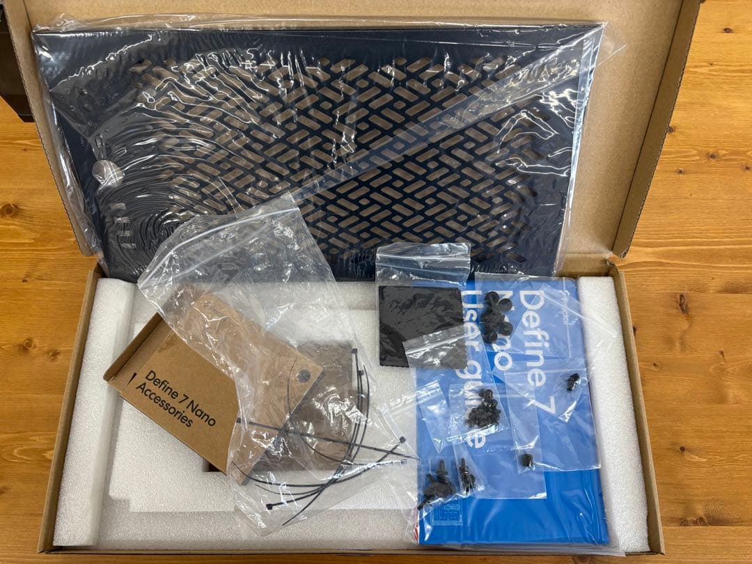 Fractal Design Define7 Nano TG Light ケース