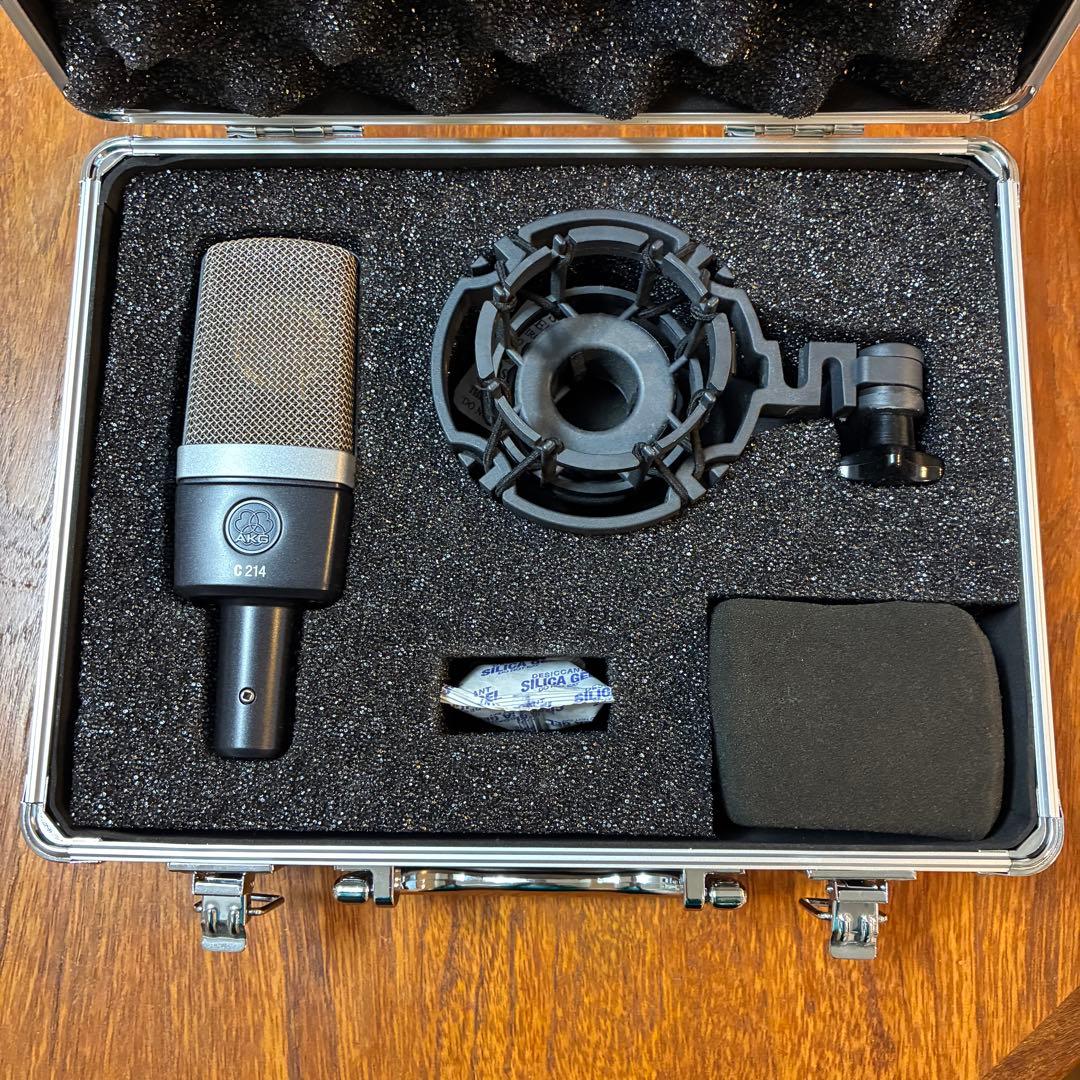 【美品】AKG C214 コンデンサーマイク ハードケース付き　マイクケーブル付