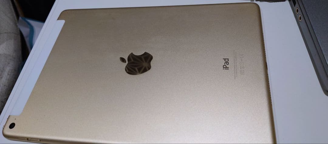 iPad SIMフリー WiFiモデル