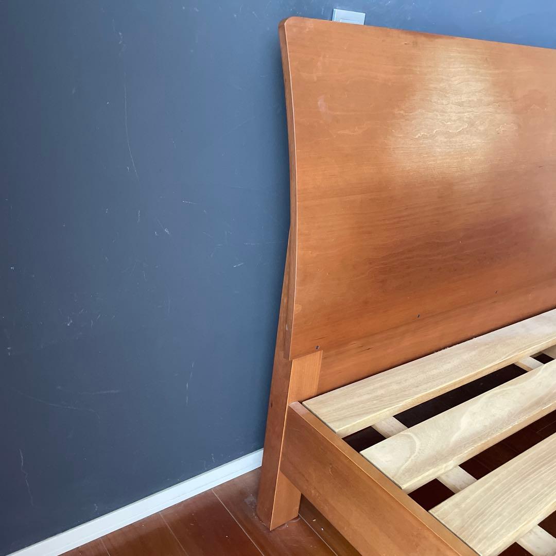 アクタス　木製クイーンサイズベッドフレーム