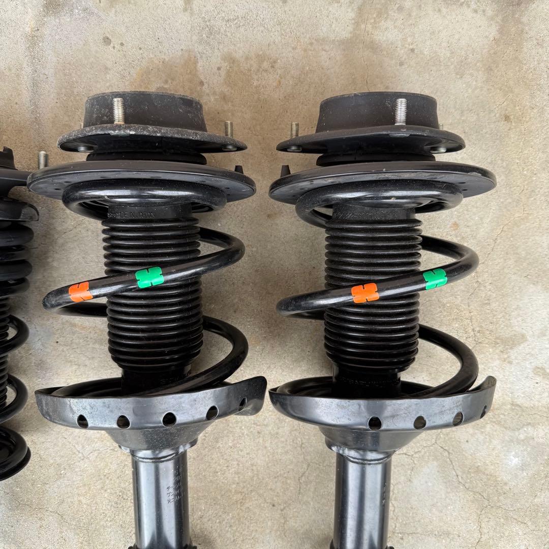 タ*ツ様 SUBARU スバル VM4 VMG レヴォーグ 純正 サスペンション