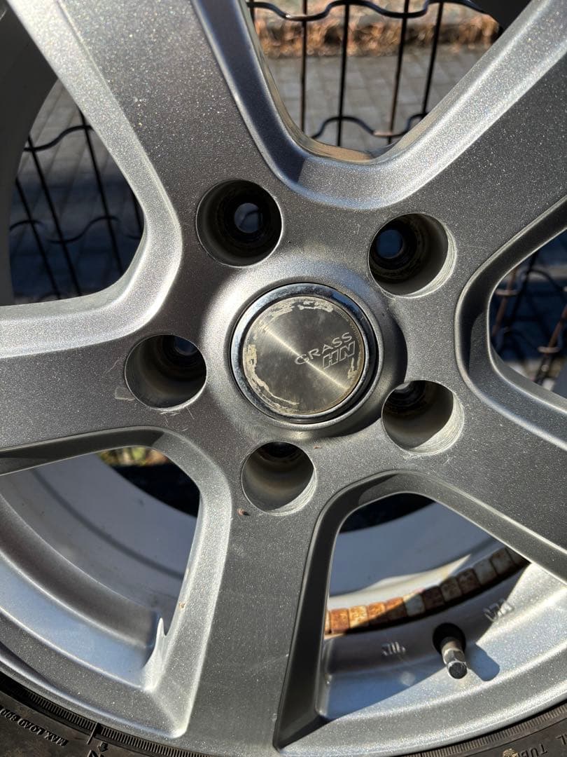 直接引取可　スタッドレスタイヤ ホイール 215/70-16 ナット付き