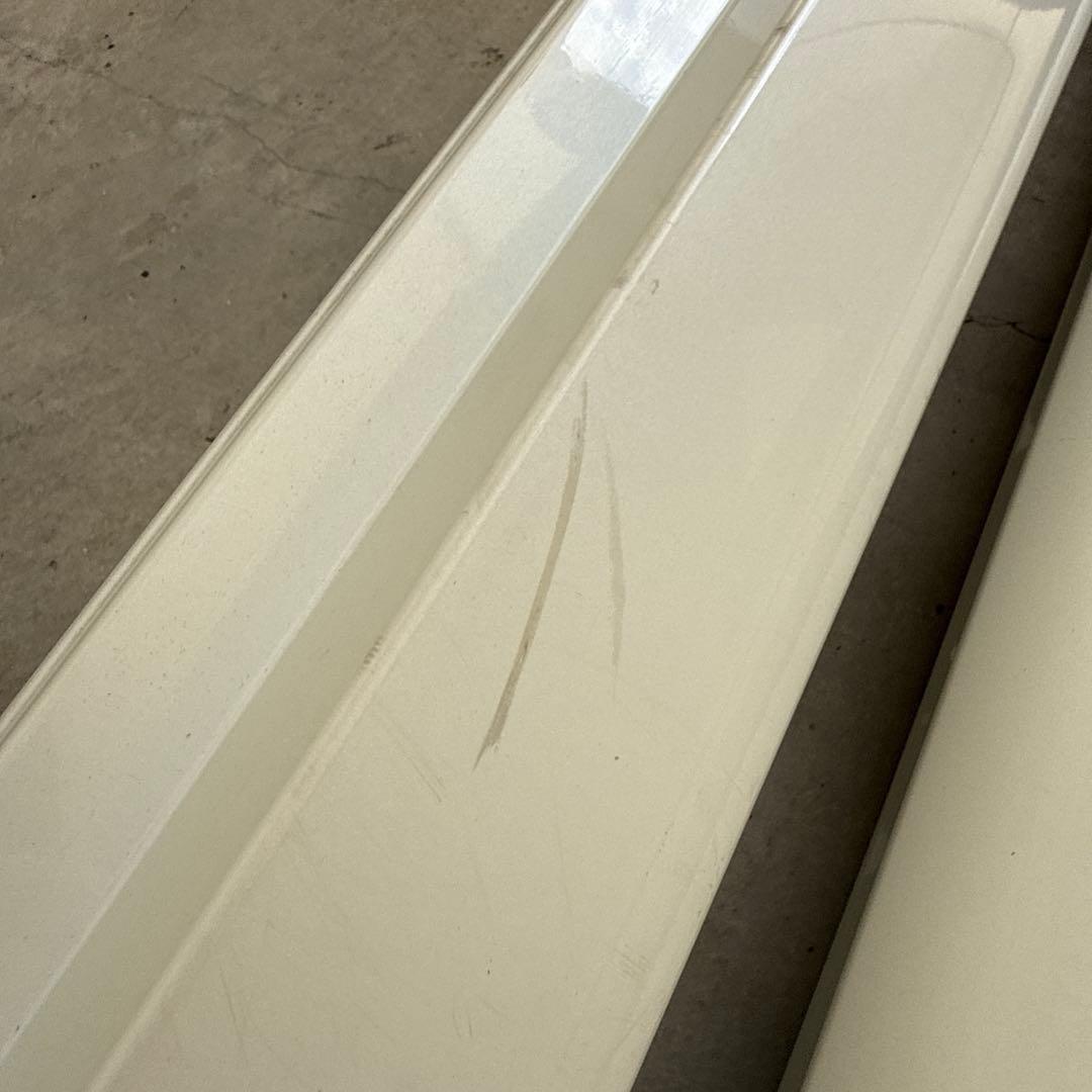 30プリウス 後期　純正左右サイドスカート