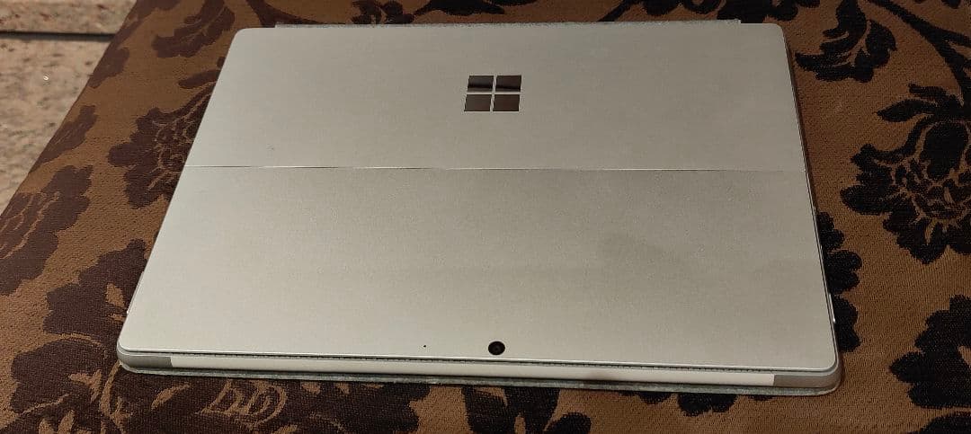 Microsoft Surface Pro 8 本体