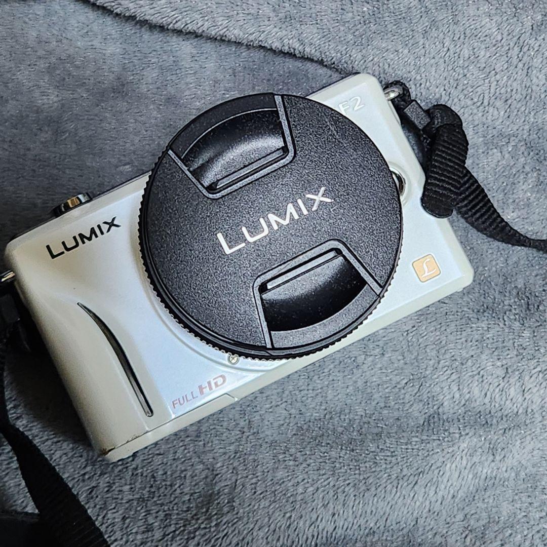 Panasonic DMC-GF2 14-42mmレンズ付き