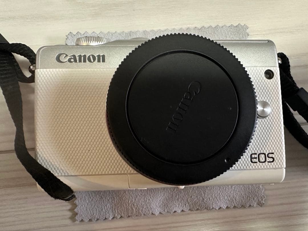 【美品】キャノン　EOS M100