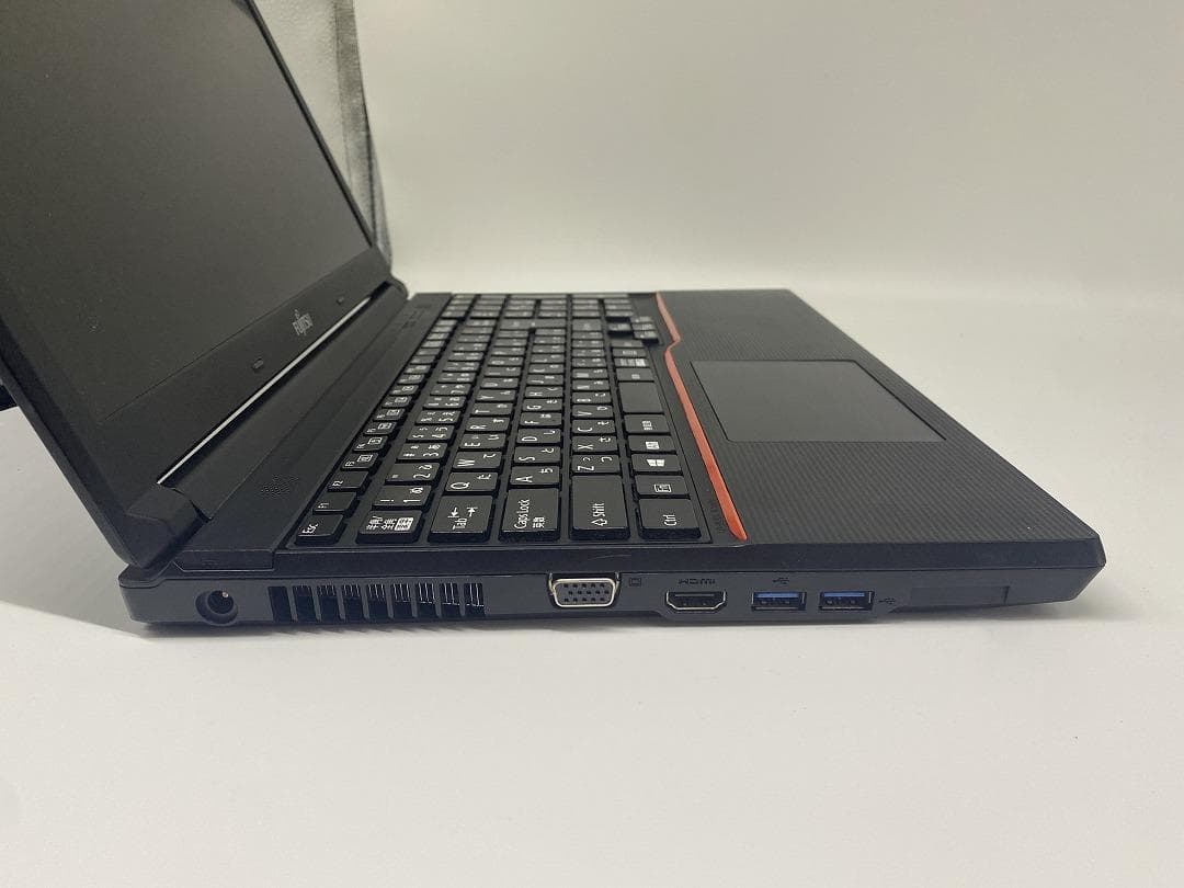 【FUJITSU】爆速Corei7/SSD256GB ノートパソコン B10