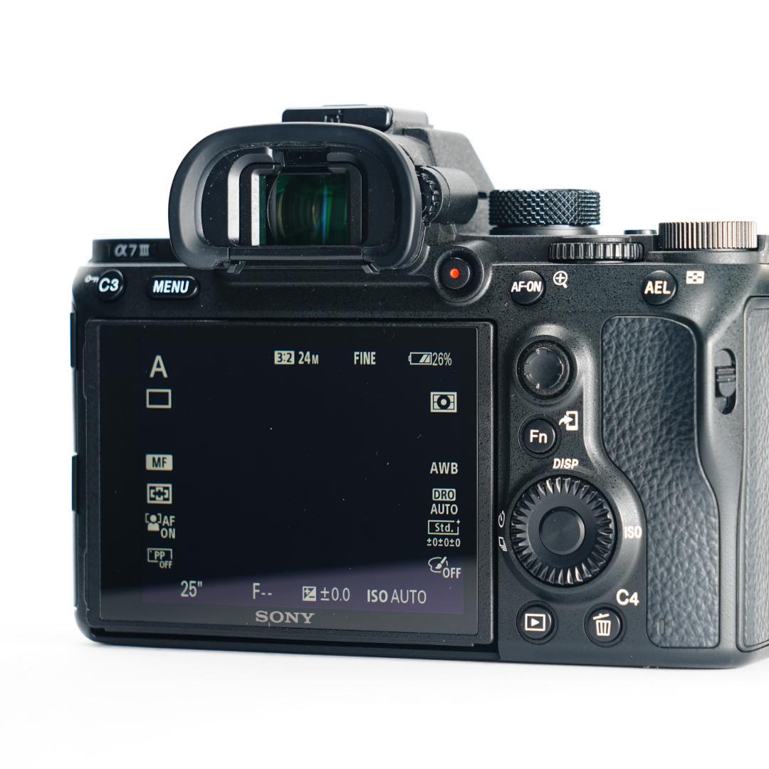 【レンズ未使用】α7III 未使用級品！1,109回/20万 すぐ撮影可 995