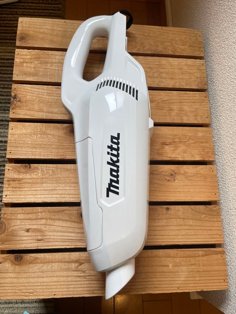 makita マキタ 充電式クリーナー CL107FD ホワイト 掃除機