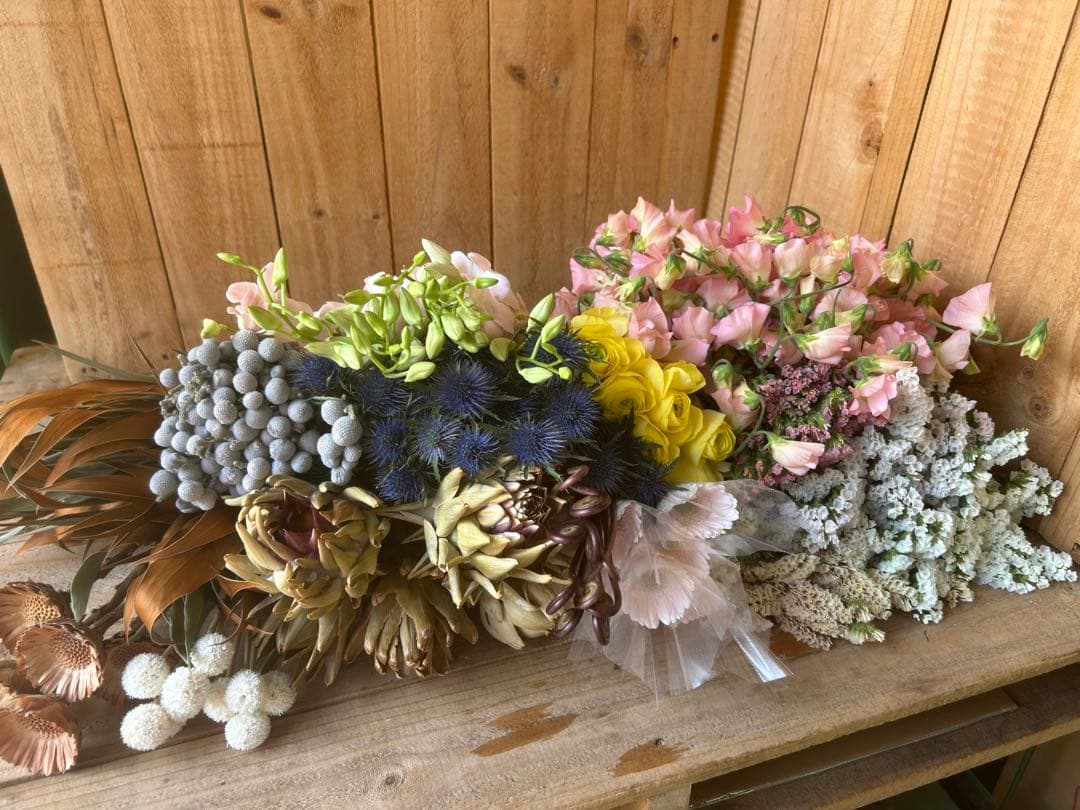 ✨年末お特MIX【Ａ】ラナン　スイートピー　スターチス　スワッグ　生花