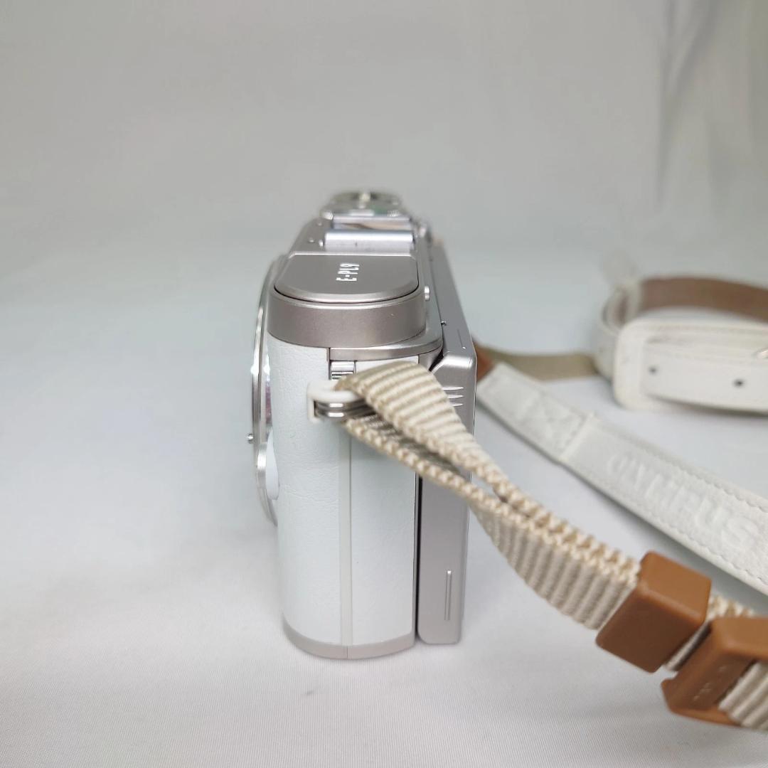オリンパス E-PL9 白 OLYMPUS シャッター429回　動作OK